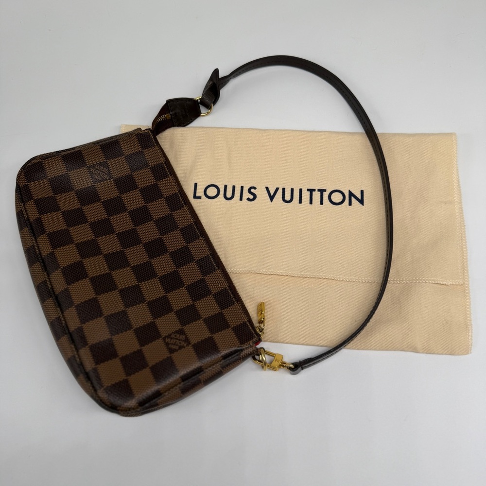 Auth Louis Vuitton Damier Pouchette Accessories Brown Checker small shoulder bag
